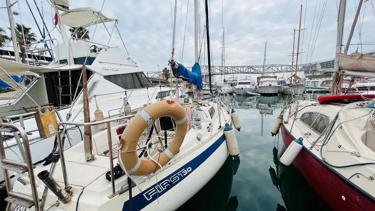 Cozy Sailing Boat Barcelona Hotel Sant Adria de Besos