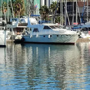  Botel Voyager