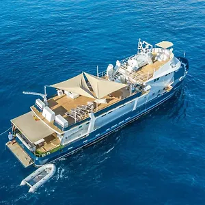  Botel Luxury Boat Barcelona