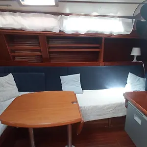 Botel Barcelona Boat Experience, Sant Adrià de Besòs