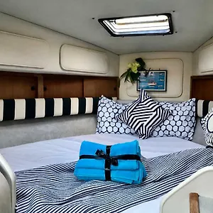  Botel Yacht Experience Barcelona